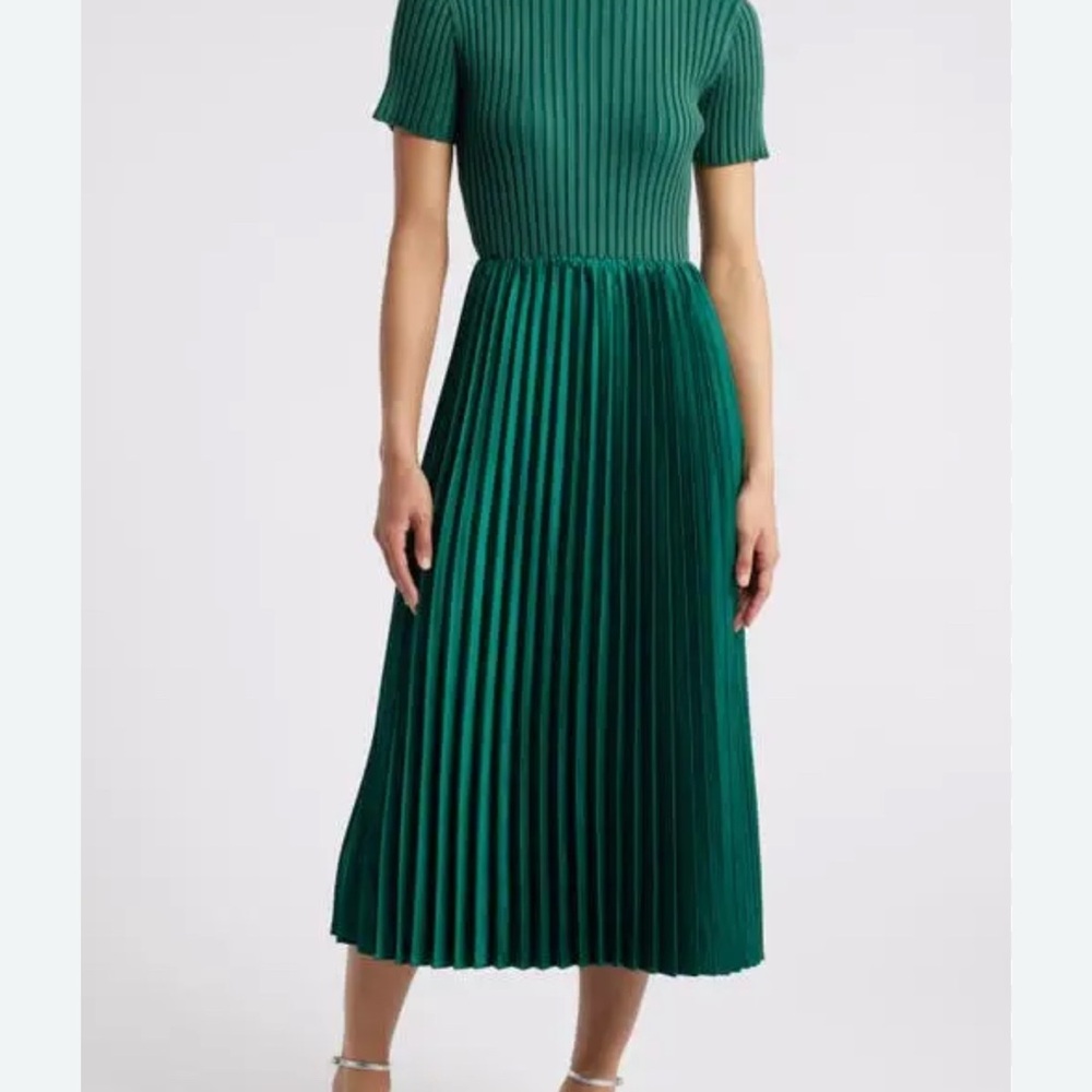 Green Ribbed Bodice Pleated Midi Dress